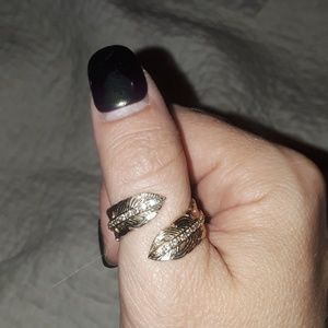 Gold tone ring with crystals